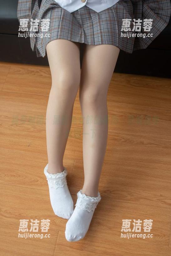 森萝财团：黑丝免女郎的原图，壁纸里也炫耀一下。