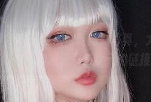 又来了，椒妮佐仁的浴缸高清写真，大家先准备好捕捉的眼光和二次元的链接！