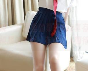 模范学院 – 原图里的栗子Riz真有一套，体操服的壁纸，有点让人期待。