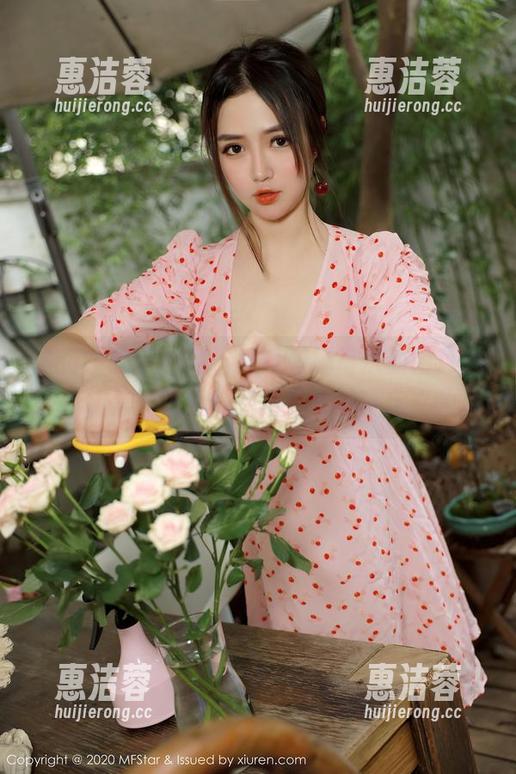 模范学院 - 真的，电竞唐嫣每次的图包都让我相信，姐姐你的美是可以再定义的。