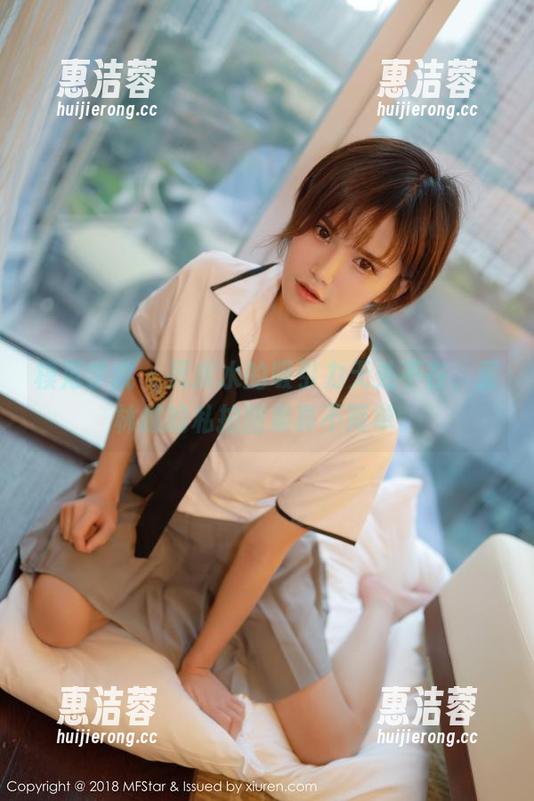模范学院 - 死库水的吸引力无处不在，董林越的私拍图集真不简单。