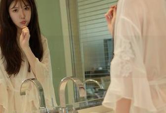 模范学院 – 别睡了！韩好甜带来美脚新风潮，果然更新后不走寻常路！
