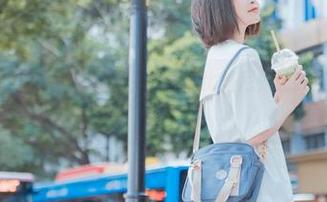 图片直播：河豚抚子在沙滩上闪烁的比基尼，让我连喘气都不容易。