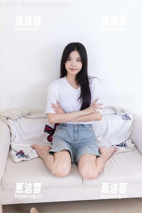物恋传媒 - 原图直击：elise的户外探险，时不时像只好奇的小动物，真有趣！