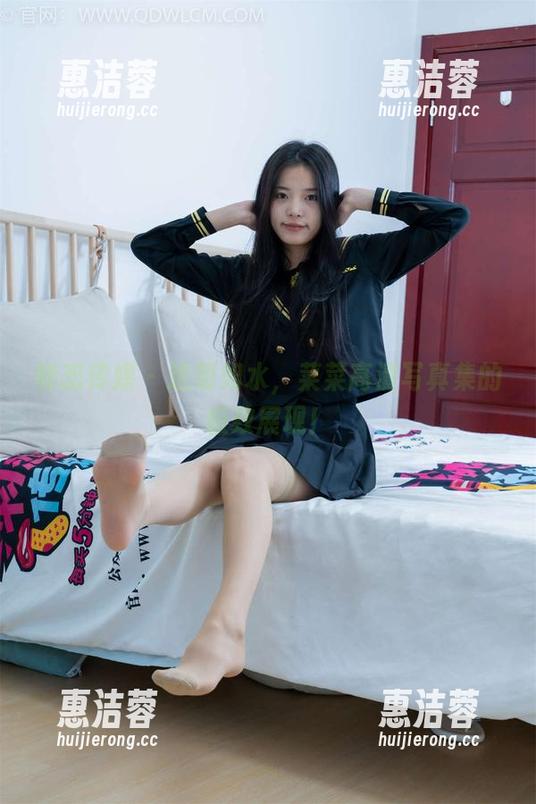 物恋传媒 - 透明如水，菜菜高清写真集的极致展现！