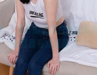 甜予摄影 – 齐齐的过膝白丝定制写真，专业到我有点紧张了？