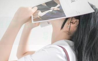 穿上丝袜的疯猫ss，在线带你看不一样的写真