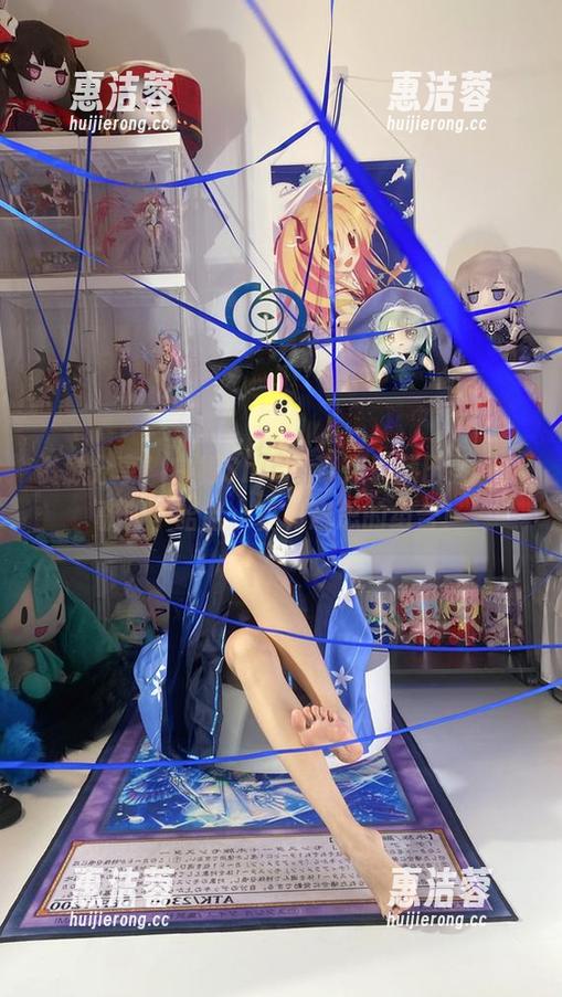 资源分享！白栎Shirly带你看藤田琴音打歌服，哈哈，真有意思的组合！