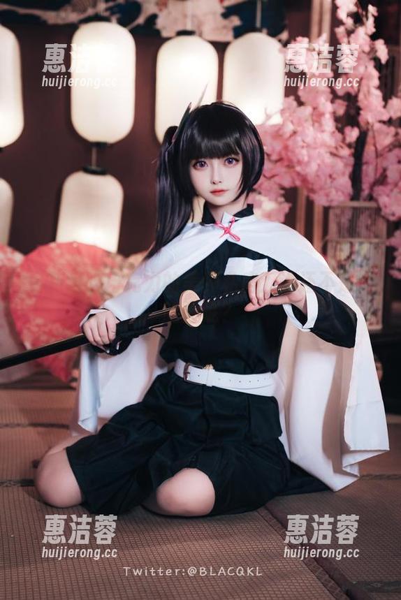 白莉爱吃巧克力的美脚私房：谁还不是个腿控呢？