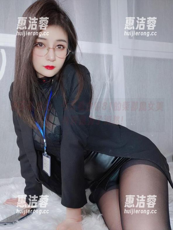 咱不谈鸡汤，今天看白银81的柴郡魔女美图，纯粹是为了消愁！