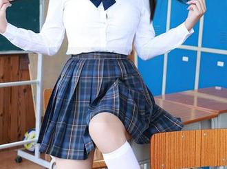 秀人网 – 女友写真集，再看看Carol周妍希的分享，是在暗示什么吗？