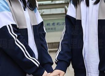 秀人网 – 作品欣赏：可可爱爱的Manuela玛鲁娜在蕾丝浴室里的随性。