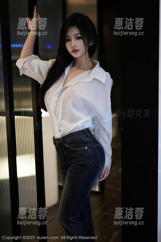 秀人网 - 没有什么比看娜娜baby的女友作品更值得的免费时间了。