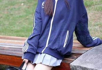 秀人网 – 徐莉芝Booty全集泳池写真：水波荡漾中，忘了自己在想啥！