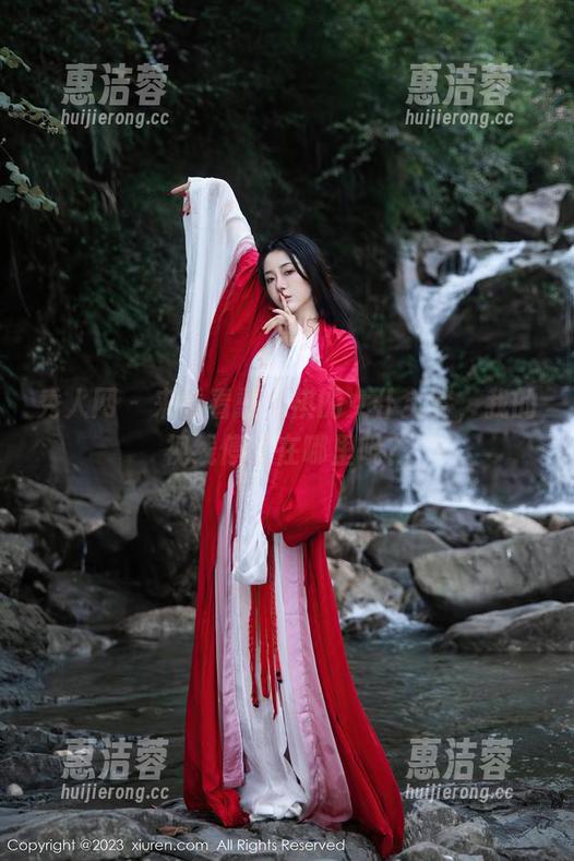 秀人网 - 来看看戴允祺的女仆全套，我的视线停留在哪里呢？