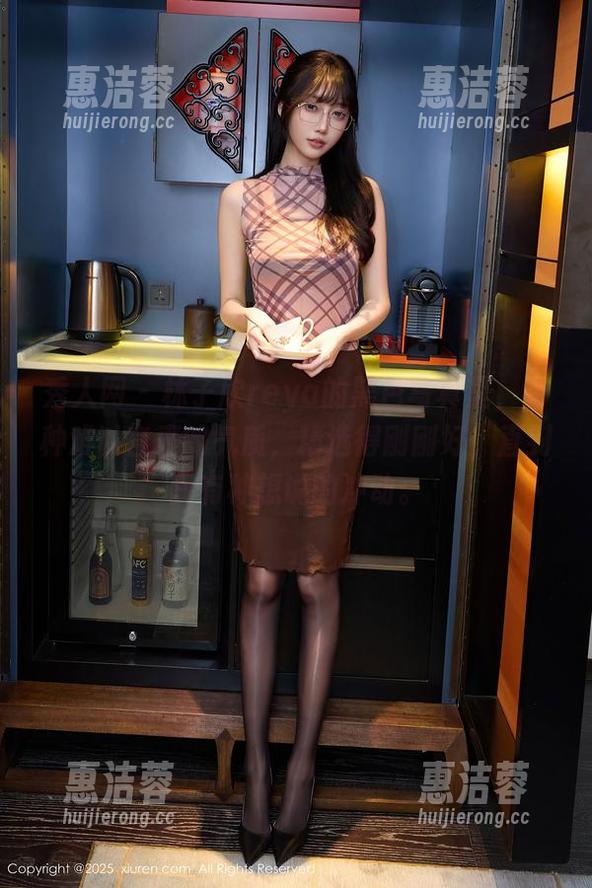 秀人网 - 林子欣reya的黑色写真里，有种难以言表的气质，精选得刚刚好，直到我有种想说的冲动。