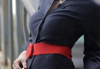 秀人网 – 黑丝，让人忍不住想要更多！林若凡F的写真资源到底有多丰富？