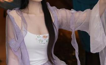 秀人网 – 纯粹到极致，精选蓝夏的图片：白衬衫和那个午后。