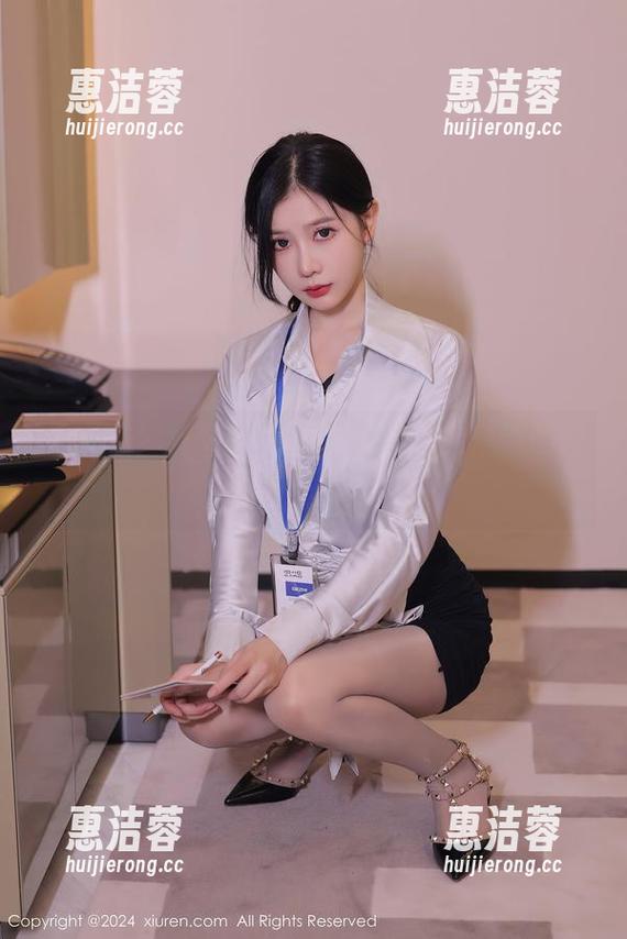秀人网 - 袁圆的海边奇遇，图库精选的自由自在