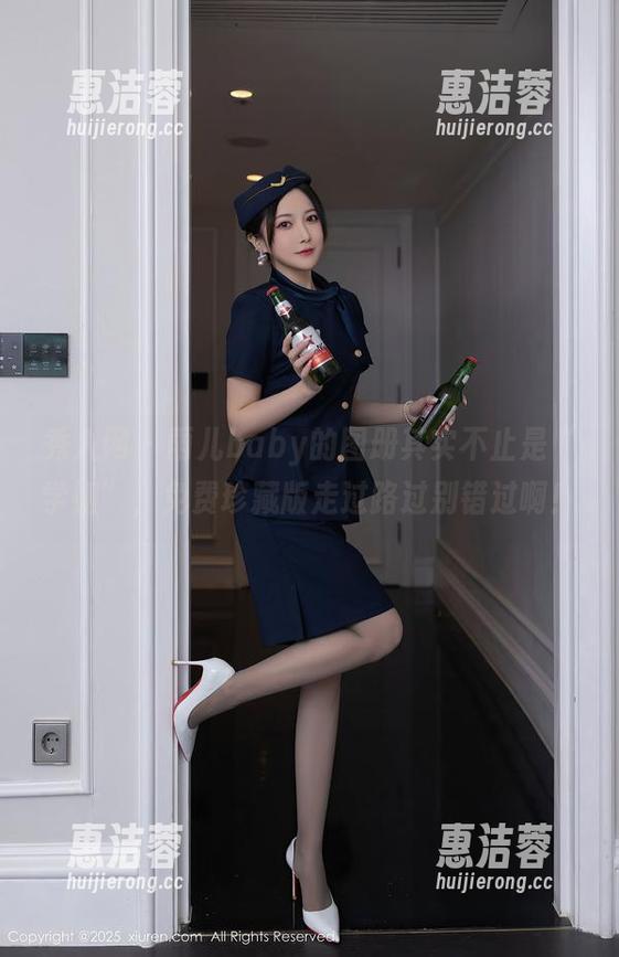 秀人网 - 雨儿baby的图册其实不止是“学姐”，免费珍藏版走过路过别错过啊！