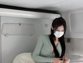 微密圈 – 路虎风采：脸红Dearie在图库中游走的足迹