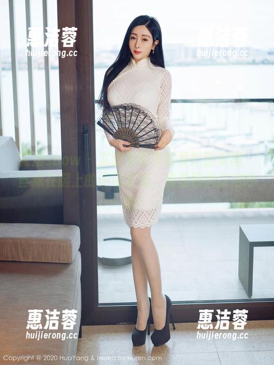 花漾show - 艾栗栗栗栗栗栗吖的美图：丝袜在腿上的闪闪发光，像是跟你打招呼呢！