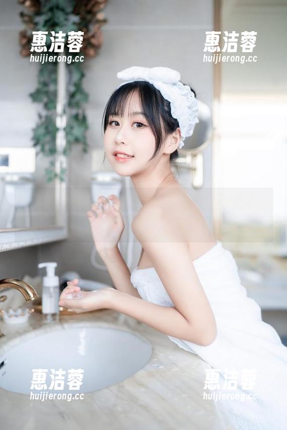 在萌芽儿o0的夏日写真里，不知不觉中，多了几处树荫映衬