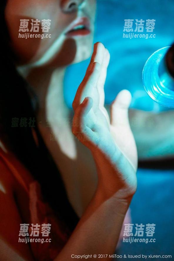 蜜桃社 - 雪飞在线，图集里的美足竞争，谁说脚不能做主角？