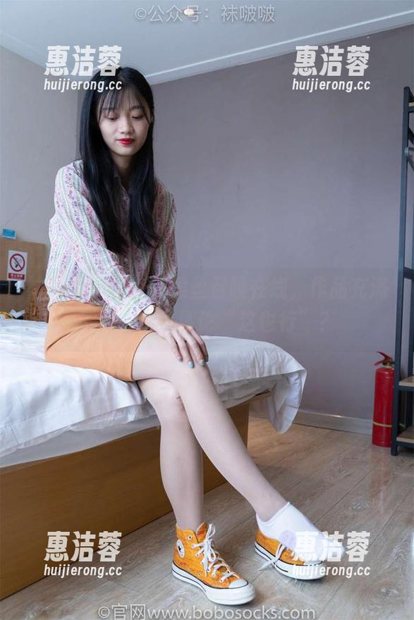 袜啵啵-苏苏 袜啵啵 - 苏苏的黑丝召唤在线,作品充满话题,快来评论“这也行”?
