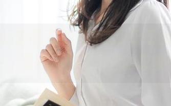 封面看起来很正经，西呱呀呀呀的白袜图包，真相总是超出你的想象！