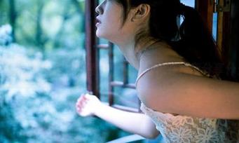 轰趴猫 – 私房里的镂空：曲曲好像在跟我分享什么