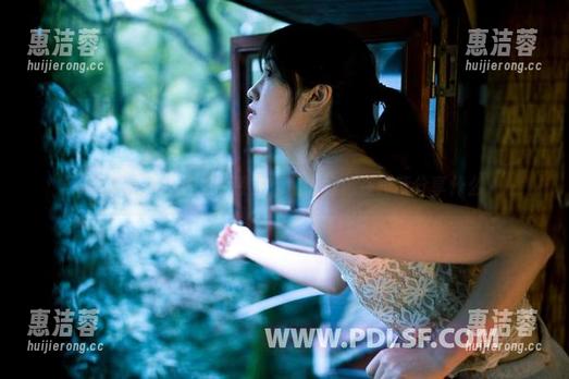 轰趴猫 - 私房里的镂空：曲曲好像在跟我分享什么