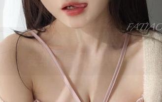 免费美图！迷之呆梨的制服，穿上或许能变身校园风云人物？