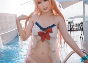 找个理由偷懒？下载里见年一的佩可莉姆泳装写真集就对了，哈哈！