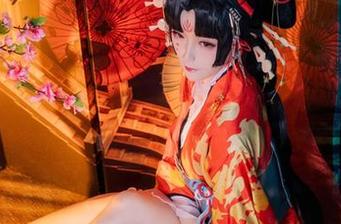 论金鱼yui私拍图片里的黑丝，那份自然的洒脱真让人捉摸不定！