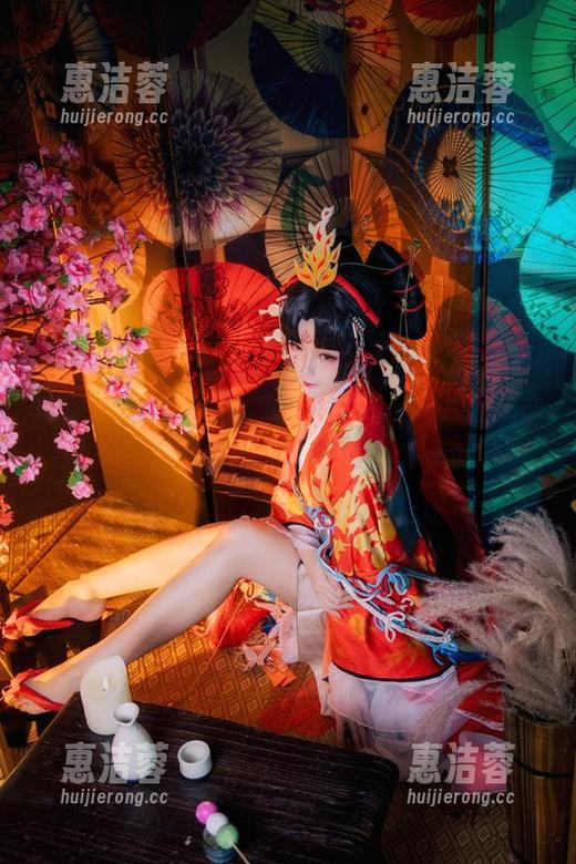 金鱼yui 论金鱼yui私拍图片里的黑丝,那份自然的洒脱真让人捉摸不定!