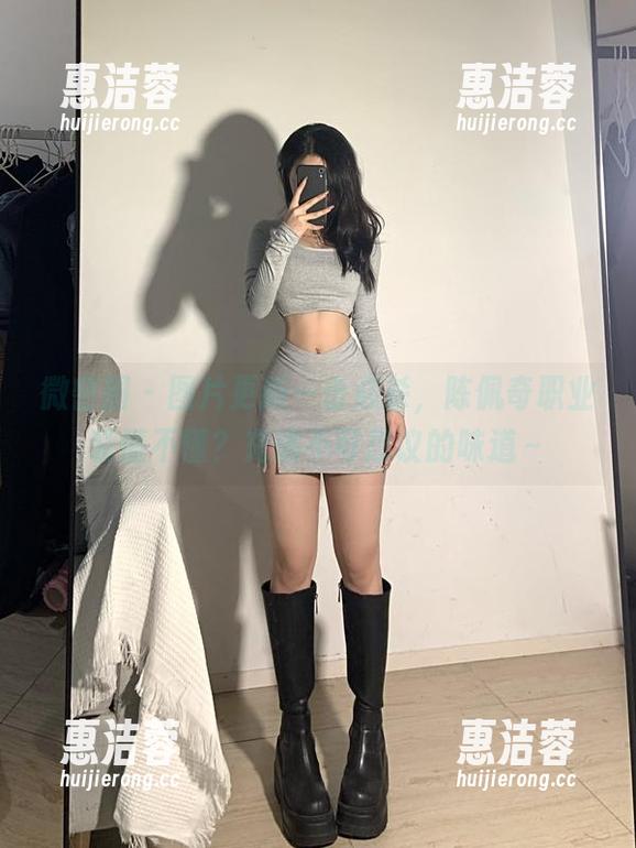 微密圈 - 图片更新一击必杀，陈佩奇职业装懂不懂？充满不可思议的味道～