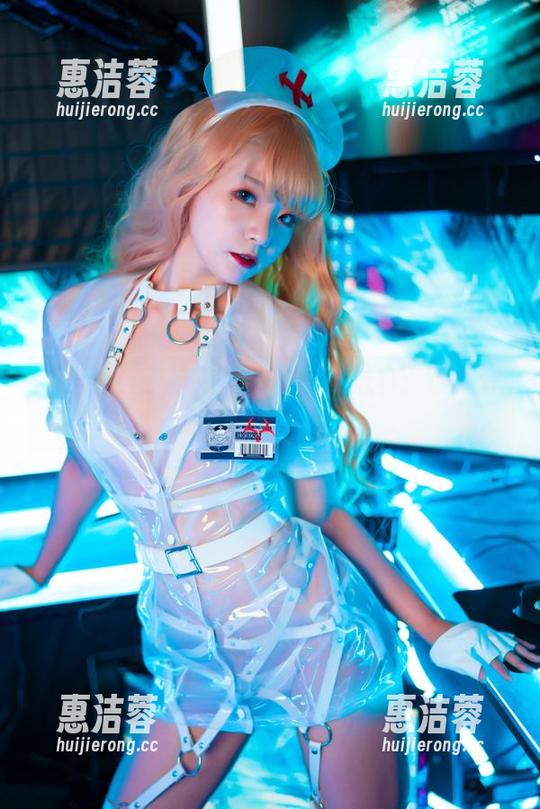青水百合子与灰丝的美图对抗赛：谁才是今晚的主角？