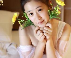 青豆客 – 陈思琪的精选套图，萌化不萌？双马尾企图重返校园！