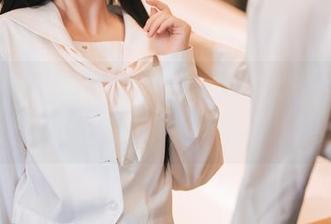 面饼仙儿穿着恰巴耶夫睡衣，福利作品是真的吗？我快被萌晕了！