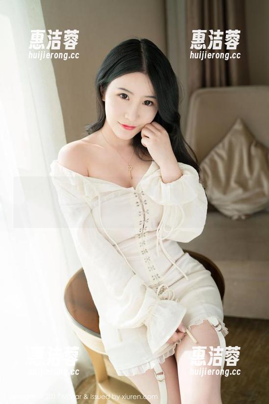 魅妍社 - 绯月樱_Cherry在户外写真，天真的自己在花丛中的迷失