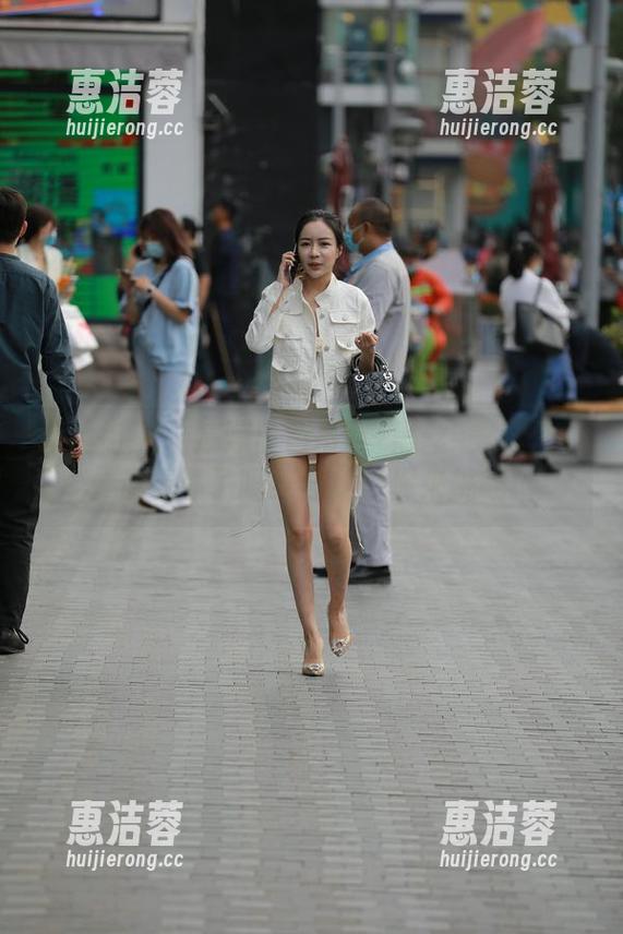 魔镜街拍 - 婷婷白色吊带+黑丝=美腿公式，你看懂了吗？合集等你来挑战！
