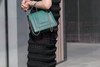 魔镜街拍 – 当超短裙遇上肉丝——艾小青定制写真，谁的目光不被吸引？